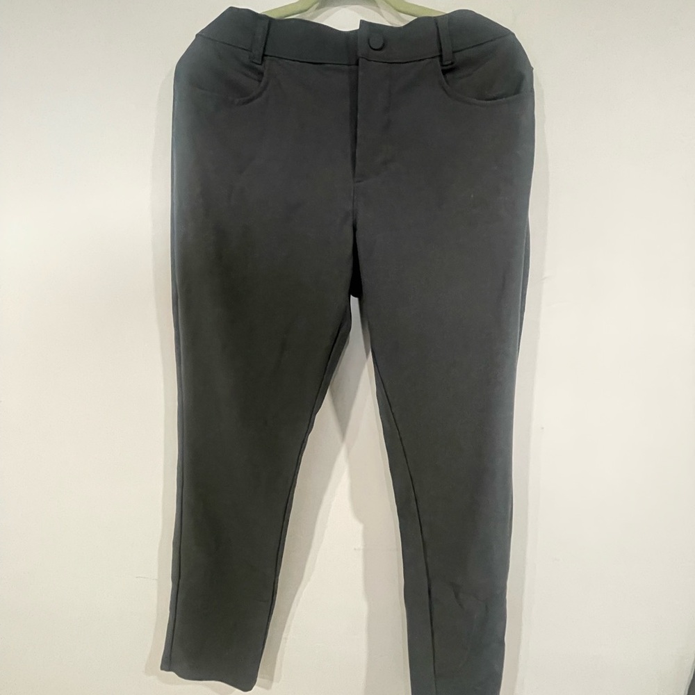 Old Navy Men’s Active Gray Long Pants. Go-Dry Style. Size 34 X 32.      000123
